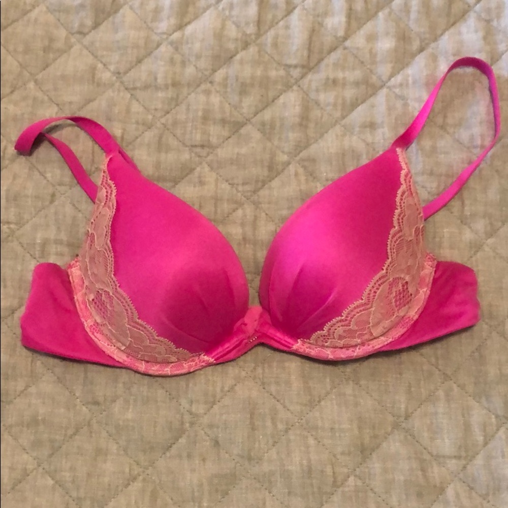 Victoria’s Secret 34B Push Up lace bra